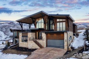 Orion by AvantStay Luxury 5BDR Ski Home w Views Minutes to Deer Valley Lift
